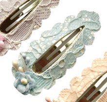 Load image into Gallery viewer, Pastel Lace snap clips
