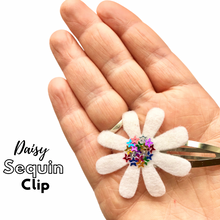 Load image into Gallery viewer, Spring Daisy clips
