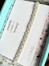 Load image into Gallery viewer, Occasion Bows - Pearl

