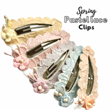 Load image into Gallery viewer, Pastel Lace snap clips
