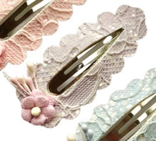 Load image into Gallery viewer, Pastel Lace snap clips
