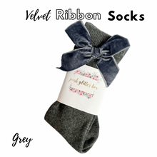 Load image into Gallery viewer, Velvet ribbon socks
