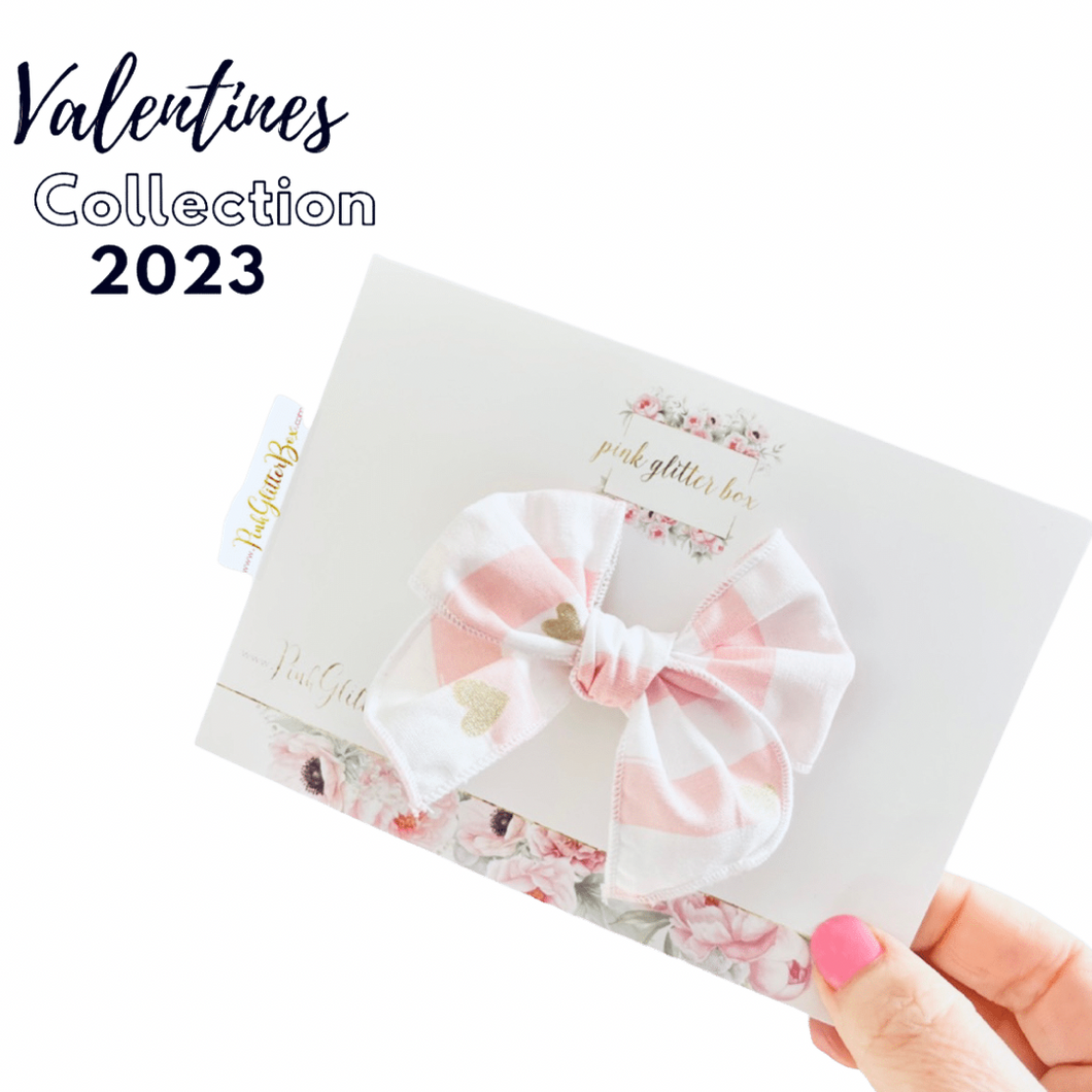 Valentine’s poppy bow- gold hearts