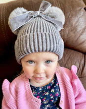 Load image into Gallery viewer, Pom Pom hats

