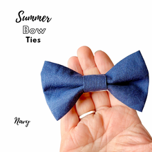 Load image into Gallery viewer, Navy bow tie
