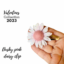 Load image into Gallery viewer, Daisy clips
