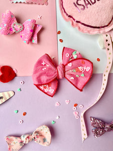 Valentine’s shaker poppy bow