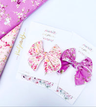 Load image into Gallery viewer, Spring Floral cerise poppy bow
