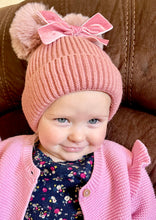 Load image into Gallery viewer, Pom Pom hats
